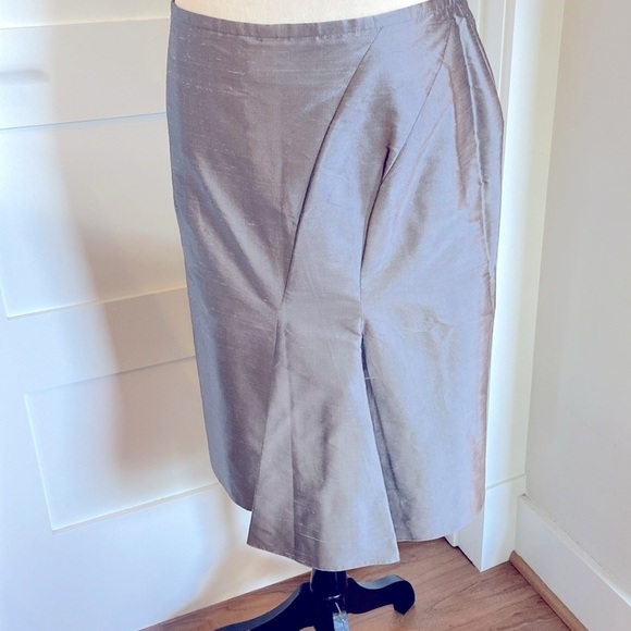 NWT Armani Collezioni NWT Grey Silk Skirt Size 6 - Picture 4 of 7